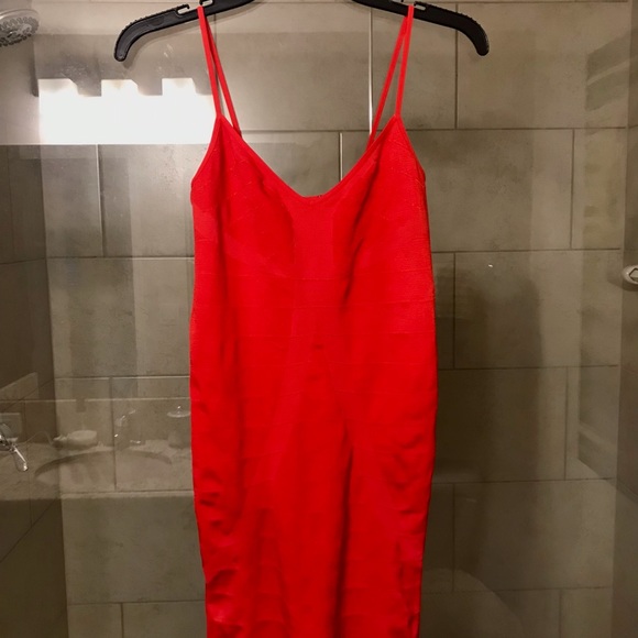 BEBE Red Shinny Seamless Mini Dress Ribbed & Bandage Detail Adj Spaghetti Strap - Picture 3 of 12